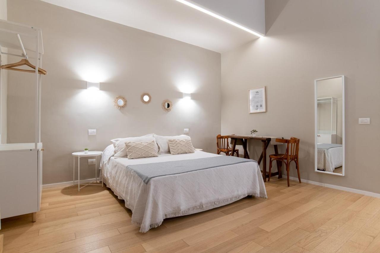 Room24 L Bari Bagian luar foto