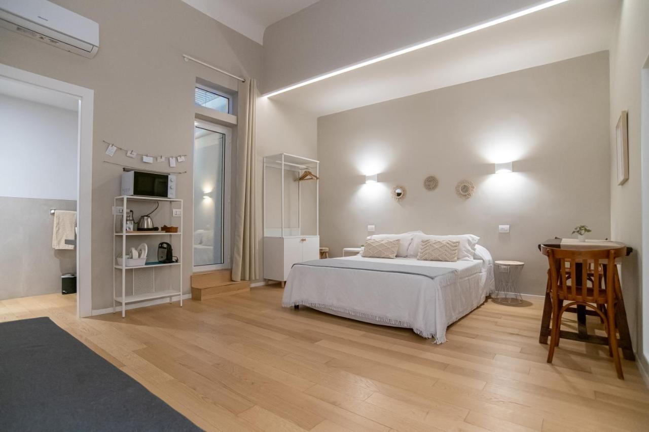 Room24 L Bari Bagian luar foto