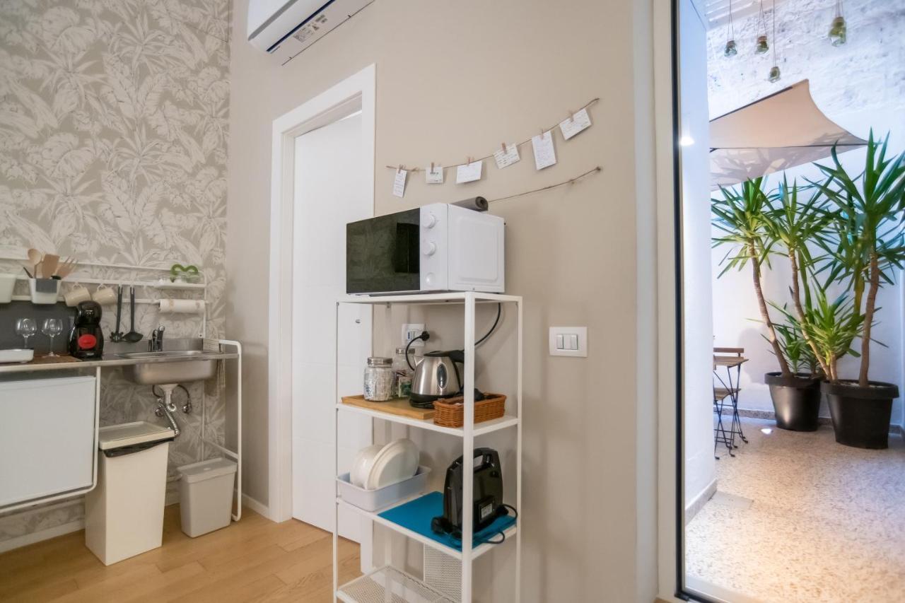 Room24 L Bari Bagian luar foto